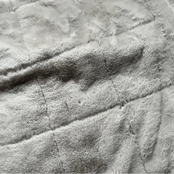 3 Pottery Barn ALPINE FAUX FUR Euro Shams. One small tear by zipper. - Picture 5 of 5